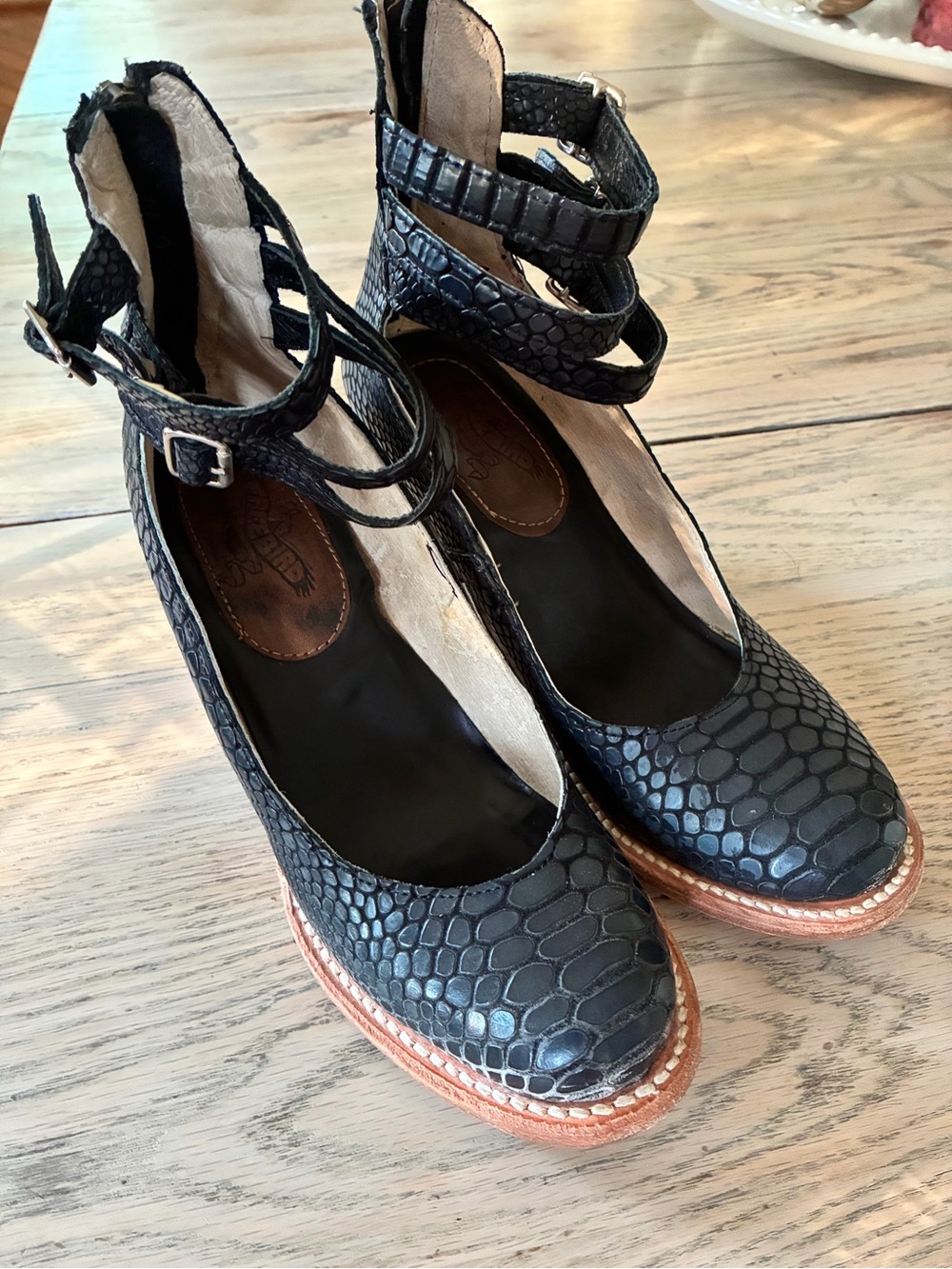 Freebird by Steven Black Snake Randy shoes